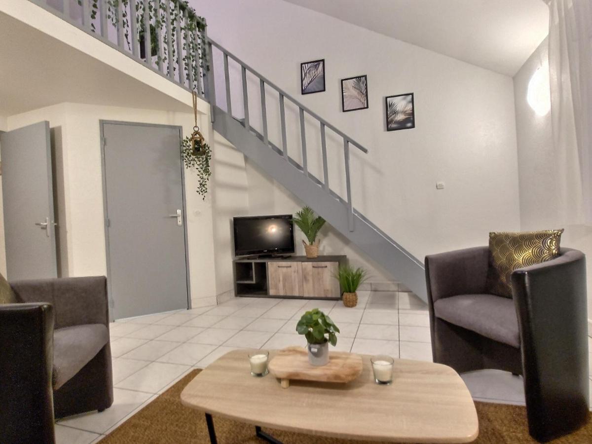 Apartment L'escale : Duplex 4 Pers. Asterix, Aeroport Roissy Cdg, Paris